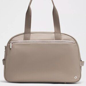 Brand NEW Lululemon City Essentials Duffle Bag 28L, Winter 2025 Release